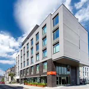 stylish-and-modern-studios-in-dn-laoghairesk.dublin-hotelsweb.com/